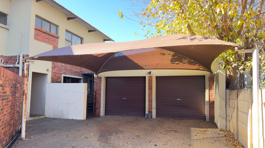 3 Bedroom Property for Sale in Langenhovenpark Free State